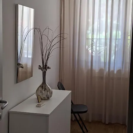 In Διαμέρισμα